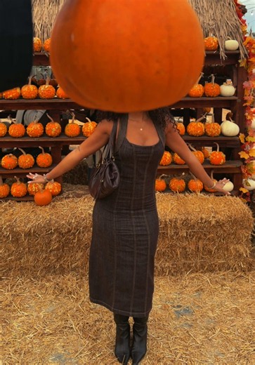 pumpkin patch date night🍁🤎 #fyp #couple #pumpkinpatch #fall #datenight