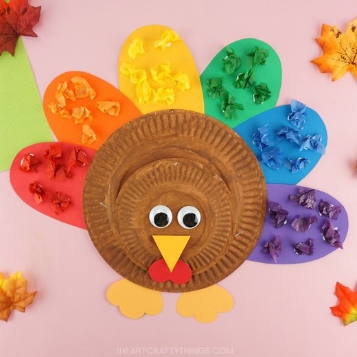 Fun paper plate turkey craft with a color matching activity for preschoolers! 🦃 See the details ----> https://iheartcraftythings.com/kids-turkey-craft-color-matching.html | I Heart Crafty Things