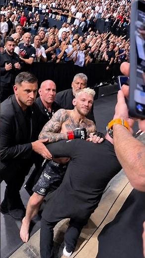 Dan Hooker CONFRONTS Fans at UFC Paris 😳