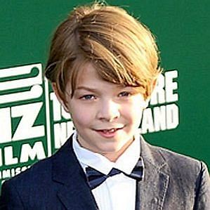 Oakes Fegley Girlfriend 2026: Dating History & Exes - CelebsCouples