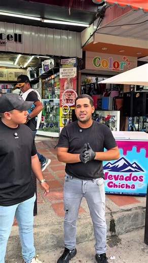 Ismael y sus chichas vienen de lejos, en la búsqueda de la receta ideal nació nevados chicha 🤤👌 📍Calle 17 cra 11 frente al Bancolombia #viralreelsシ