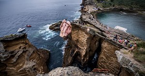 Will these cliff divers hold their nerve in Azores?