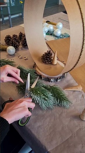 DIY Noël : Une couronne de Noël végétale en centre table #shorts