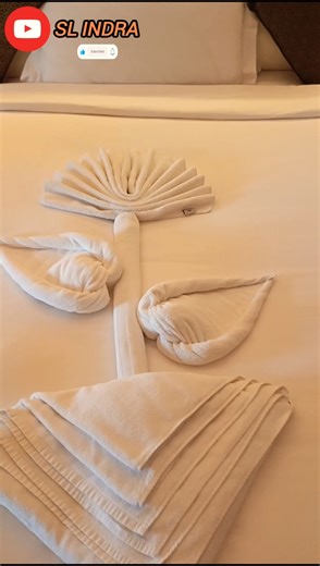Towel art flower decorations👍🏻 try to make this one😀#foryou #towelart #trending #viral #towelfolding