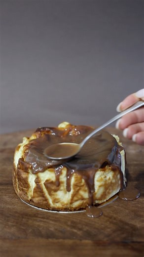 Konfi · კონფი on Instagram: "🔊დღევანდელი დღე ბასკურის ხუთშაბათად გამოგვიცხადებია! მხოლოდ ადგილზე მობრძანების შემთხვევაში, ბასკურ ჩიზქეიქებზე ასეთი ფასები დაგხვდებათ: 🔥 დიდი ბასკური - 63 ლარი, 70-ის ნაცვლად 🔥 მინი ბასკური - 36 ლარი, 40-ის ნაცვლად 🔥 ბასკურის ნაჭერი 8 ლარი, 9.5-ის ნაცვლად 📍პეტრე ქავთარაძის 32 - გამოყევით ვარდისფერ შუქებს 🩷 🔊 We’ve declared today Basque Thursday — and you’re invited! Join us in-store for special one-day prices on our signature Basque cheesecakes: 🔥 Large — 6