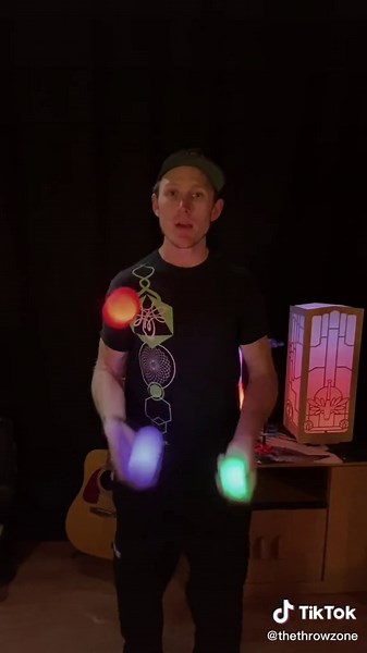Claymotion Juggling Introduction #juggling #learnwithtiktok #tutorial #learnsomethingnew #teachersoftiktok