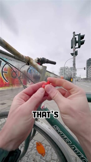 People Are Hunting Hidden Street Art Worth $2,000 in New York😱