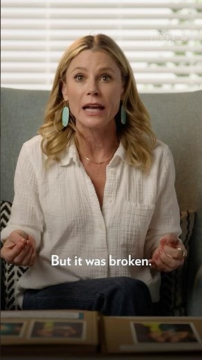 Julie Bowen on Sofía Vergara's Wardrobe Malfunction at the Emmys