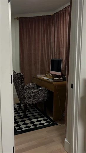 Tayla Santos | Boston Street Style | The full office makeover! 🪑🖥️ Curtains @onequince Desk @walmart Chair & carpet @wayfair Desktop @apple | Instagram