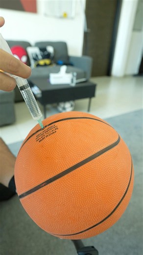 ملأت كرة السلة بالماء 🏀💧