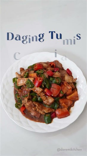 Mom's recipe for today is Stir-Fried Beef with Green Chilies