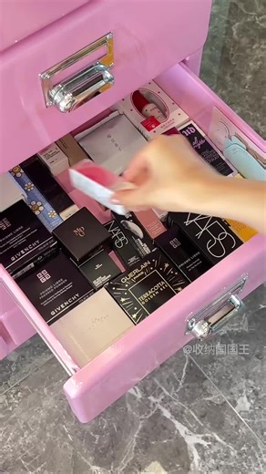 Organizing ASMR for a Refreshing Home Vlog