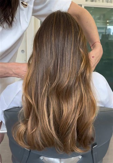 Ilumina tu cabello: ideas para cabello corto y peinados