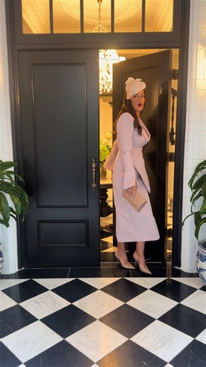 Giddy-up 🏇 #blackdoorfashions is back !!!! Styles by @natalia.de.martin Krissy wearing Dress: @mariamseddiq Shoes: @jimmychoo Hat: @embellish_atelier Make up : @amanda_mua Milana wearing Dress: @lilliankhallouf khallo Shoes: @sirenshoes Hat: @somewhere_here_now Make up : @milana.marsh The Autumn Racing Carnival is here !!!