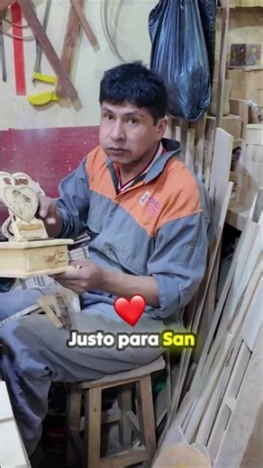 ¡Talento increíble detrás de las rejas! 🪵 Artesanía pura en madera.
