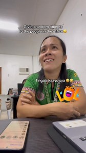 14K views · 283 reactions | Giving random objects to the people in the office!!藍 best reaction ang Pinaka last mao watch til da end !!藍藍 #prankvideo #fbreelsfypシ゚ #watchtilltheend | Yri Moñeza | Facebook