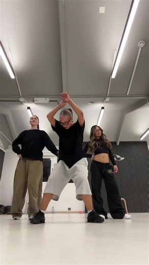 Dc @itstalore @Ida Yingchun 迎春 @Mina