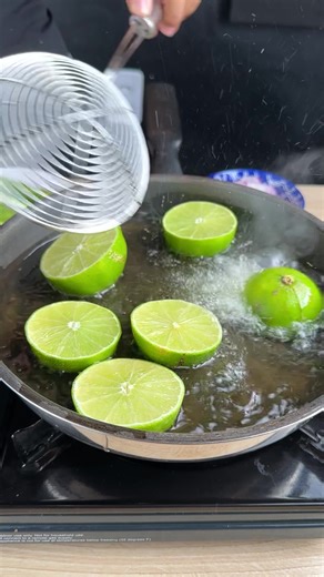 Homemade lemon sauce recipe: easy zesty glaze for cakes and desserts | YumLife