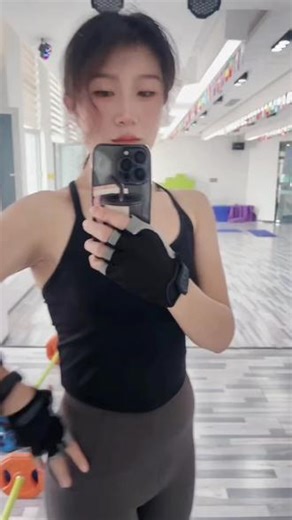 #我试着抄袭以前的自己 那些热辣滚烫的日子 是为了取悦自己#感觉自己又美又飒