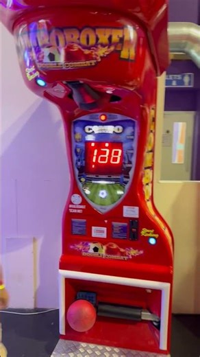 Arcade Boxing Machine First Experience!