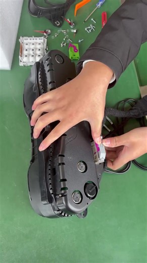 Good news for Audi A4 (2009-2016) owners! Compatible with both B8 and B8.5 models, as well as S4 and RS4 variants. Features a brand-new 12.3-inch display design utilising the original vehicle's decorative frame to preserve the factory aesthetic. Includes two pre-installed themes with a total of 13 dial styles, all with fully customisable colour settings. Standard Apple CarPlay. Displays Amap lane-level navigation directly on the instrument cluster. Features HDMI video input for third-party devic