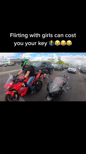 #bikelife #moto#motorcycle#motovlog#motovlogs#motovlogger#humor#prank#pranks#pranking#savage#fyp#OneStepCloser #WidenTheScreen