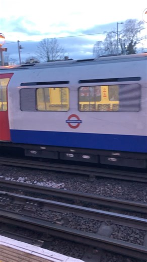 Piccadilly line terminating at Rayners Lane.
