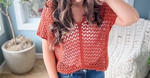 Free and Easy Crochet Top pattern. Rusty Road crochet crop top. Sizing from XS to 5X. Includes a video tutorial, chart and schematic.