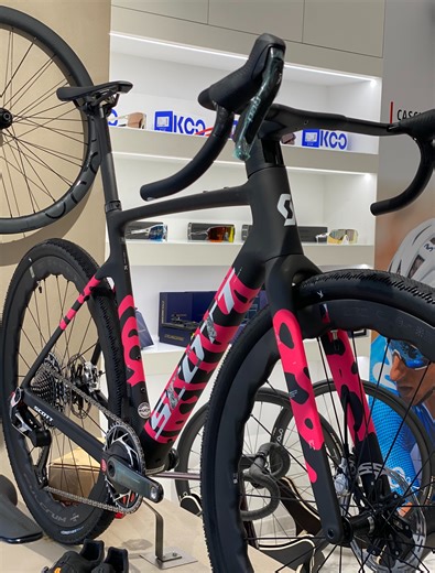 Bikemania Store on Instagram: "Scott Addict Gravel Rc 2026✨ Spedizione in tutta Italia e Europa 🌍🇮🇹 Finanziamento a tasso agevolato! Per prezzo e preventivo contattaci al 3408385960 📲 #scott #scottbikes #scottaddict #bike #gravel"