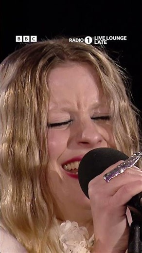 Did you spot the lyric change? Paris Paloma covers 'Maneater' by Nelly Furtado