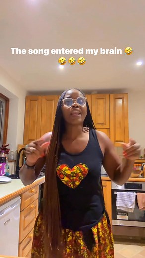 Disclaimer:Don’t own right to the music playing | Elizabeth Cload