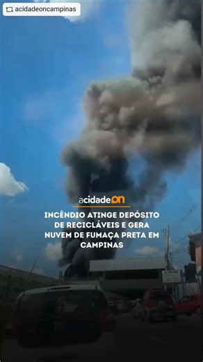 Campinas Depressiva on Instagram: "#REPOST @acidadeoncampinas with @download_repost_pro - INCÊNDIO 🚨🔥 - Um incêndio atinge um depósito de materiais recicláveis na região da Avenida Ruy Rodriguez, em Campinas, na tarde desta terça-feira (23). O Corpo de Bombeiros foi acionado para combater as chamas. O local fica próximo ao Hospital ouro Verde. De acordo com a prefeitura, as atividades na unidade hospital prosseguem normalmente. Moradores da região registraram uma grande nuvem de fumaça preta, 