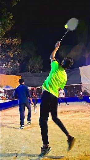 #outdoorbadminton #badmintonhighlights #badmintonlovers #badmintonindonesia #trickshots #shorts #bwf