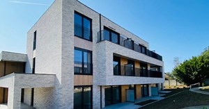 Gemeente stelt assistentiewoningen ter beschikking voor Oekraïnese vluchtelingen : “Huisraad en helpende handen welkom”
