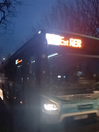 Départ d'un bus de la ligne 303 à Les Marnaudes #ratp #bus