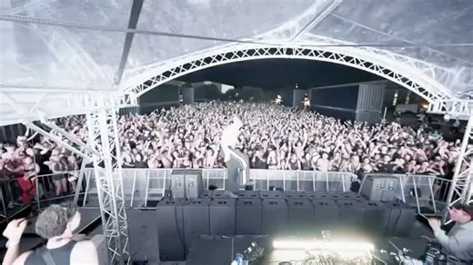 Teletech on Instagram: "TELETECH NEW YORK 🇺🇸 Tickets for this show are moving crazyyyy, we can’t wait to bring this absolutely stacked line up to the @brooklynstorehouse 🇺🇸 Get your tickets whilst you can — this show will sell out soon 🔗"