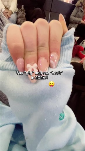 fea fea the magic fairy (@fea.fea.the.magic)’s video of coming back in 2025