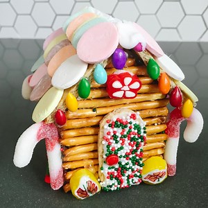 EASY Gingerbread House Party at School - The Teacher Wife