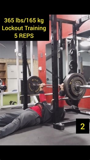500 lbs BENCH PRESS TRAINING #benchpress #fitness #bodybuilding #powerlifting #shorts #viralvideo