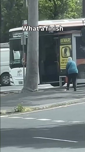 Go grandma, go!! 🏃‍♀️💨 This bus drive proves kindness doesn’t have to be big to be brilliant 🥹