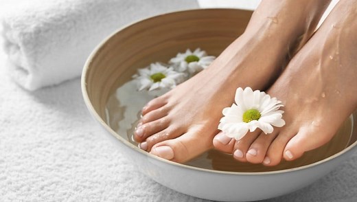 Having sleepless nights? Dip your feet in warm water and sleep like a baby