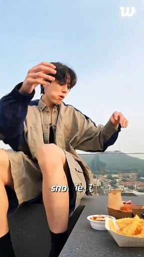 4K reactions · 169 shares | Jungkook full live on weverse eating. eng sub | snowie え | Facebook