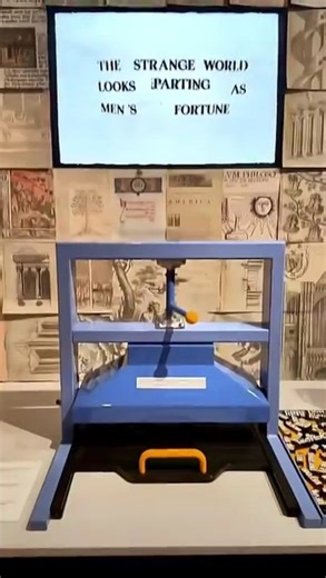 If you're visiting the Folger this winter, check out this interactive that shows you how to use a printing press without the mess!💡 📹 : Renea Brown | Folger Shakespeare Library