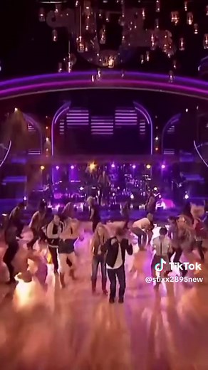 Blake Shelton Footloose Performance on Dancing With The Stars