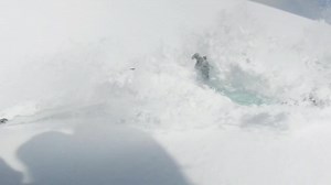 ❄冬日滑雪季節再臨❄ ROXY 今年冬天推出多款戶外雪地系列，包括專業雪衣雪褲、以及各式滑雪配件，使用獨家保暖科技、防水、快乾透氣布料，提供極致的保暖性能，及內裡採用呵護親膚保濕面料，有效舒緩肌膚；並在產品設計和製造過程中積極採用環保永續做法，及選用更為環保的生產原料，以減緩對環境的衝擊🌎 不論你是登山、滑雪還是露營愛好者，雪系列服飾都能輕鬆實現時尚和功能性的完美結合！ 今年ROXY更是再次與奧運金牌滑雪選手 Chloe Kim 推出限量聯名系列，於今年10月18日全台同步上市💙 官網雪地系列》https://bit.ly/3PSUaPO 門市資訊》https://www.roxytaiwan.com.tw/stores #ROXY #ROXYTAIWAN #Snow #Snowboarding #Ski #NewArrival | Roxy Taiwan