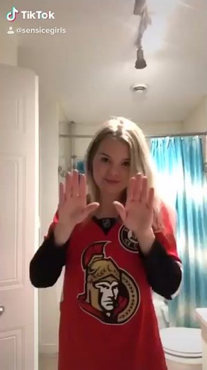 Quarantine doesn’t keep the Ice Girls apart #sensicegirls #icegirls #ottawasenators #nhl #foryoupage #fyp