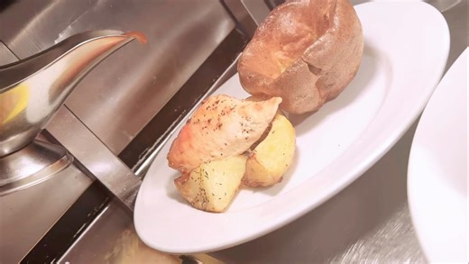 ROAST CHICKEN? 😍 | Elephant & Castle