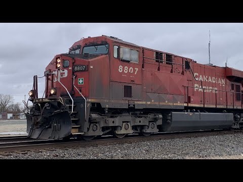 CSX I165-16 with CP 8807 Leading