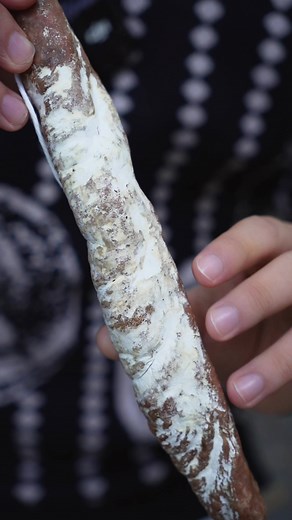 Trải nghiệm Salami mốc của Nga lần đầu