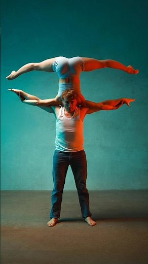 🇺🇦 Model poses for photoshoot📸 5 Acrobatics.